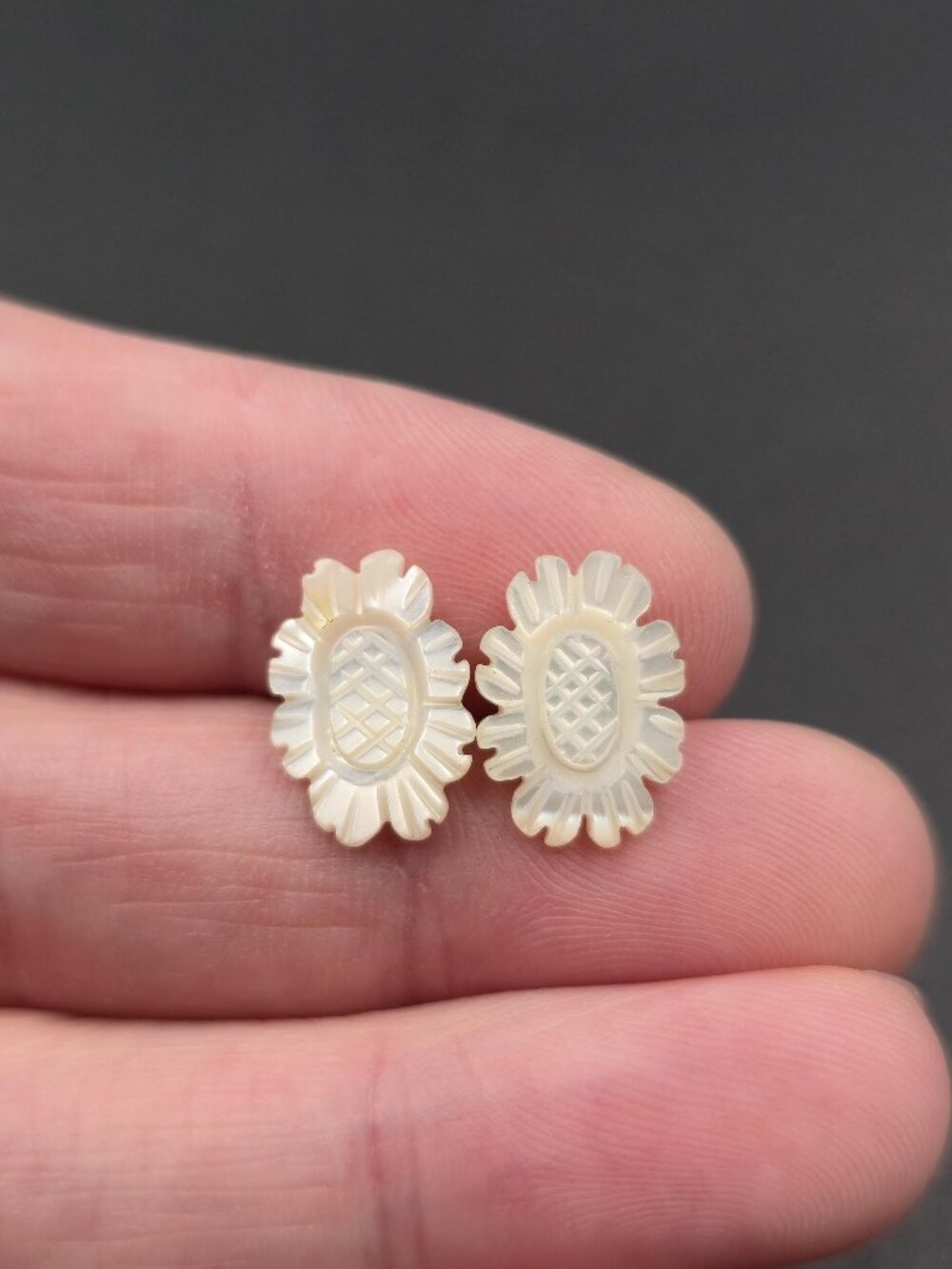 Gold Plated Carved Shell Flower Stud Earrings A6282